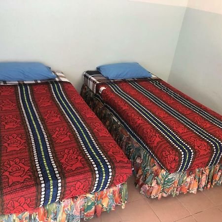 Baba'S Guest House By The Sea Batu Feringgi Bagian luar foto