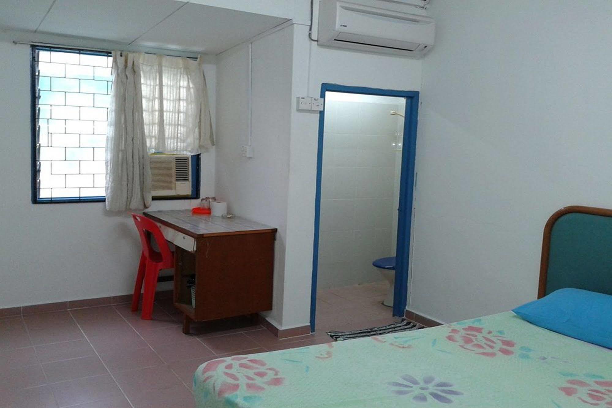 Baba'S Guest House By The Sea Batu Feringgi Bagian luar foto