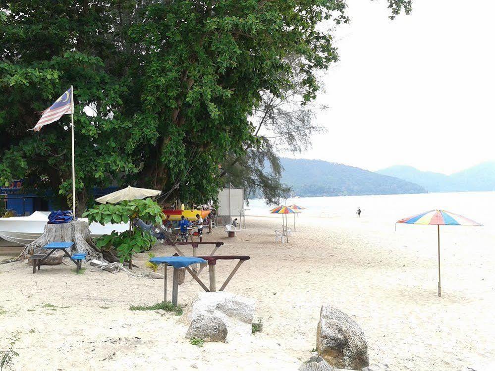 Baba'S Guest House By The Sea Batu Feringgi Bagian luar foto