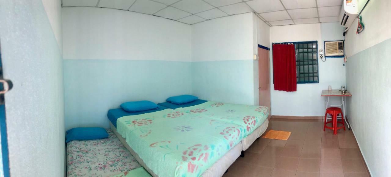 Baba'S Guest House By The Sea Batu Feringgi Bagian luar foto